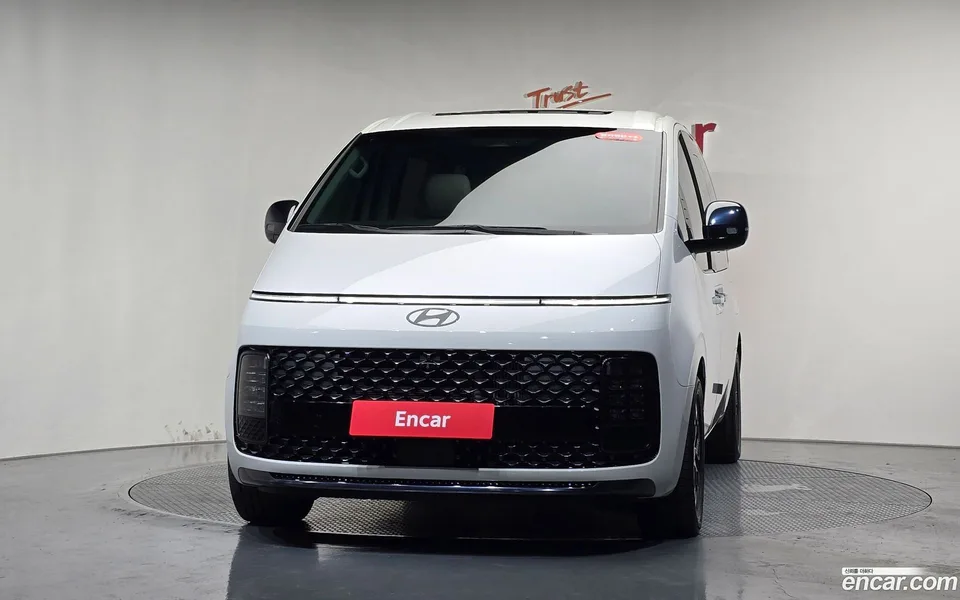 Hyundai Staria 4WD 7 2024 — thumbnail 3