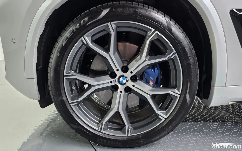 BMW X5 xDrive 40i M 2025 — thumbnail 2
