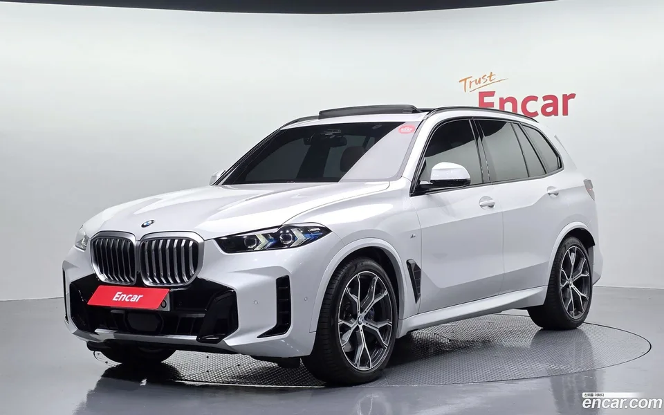 BMW X5 xDrive 40i M 2025 — photo 1, buy with delivery to Moscow