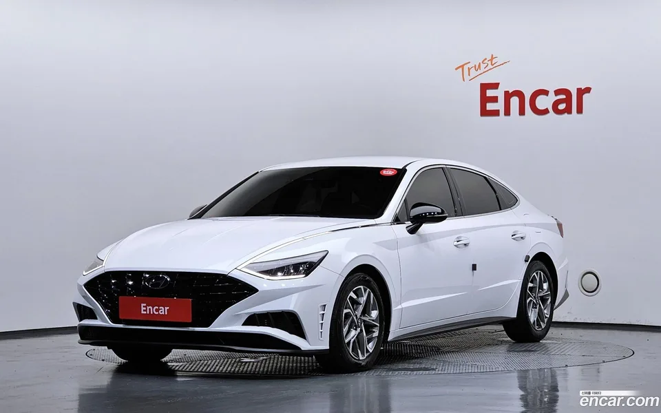 Hyundai Sonata 2.0 2022 — photo 1, buy with delivery to Moscow