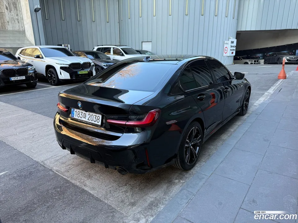 BMW 3 Series 320i M 2026 — thumbnail 3