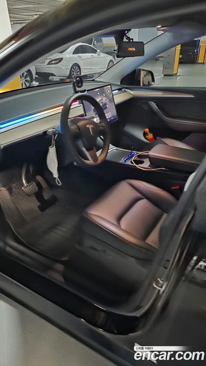 Tesla Model Y RWD 2023 — thumbnail 3
