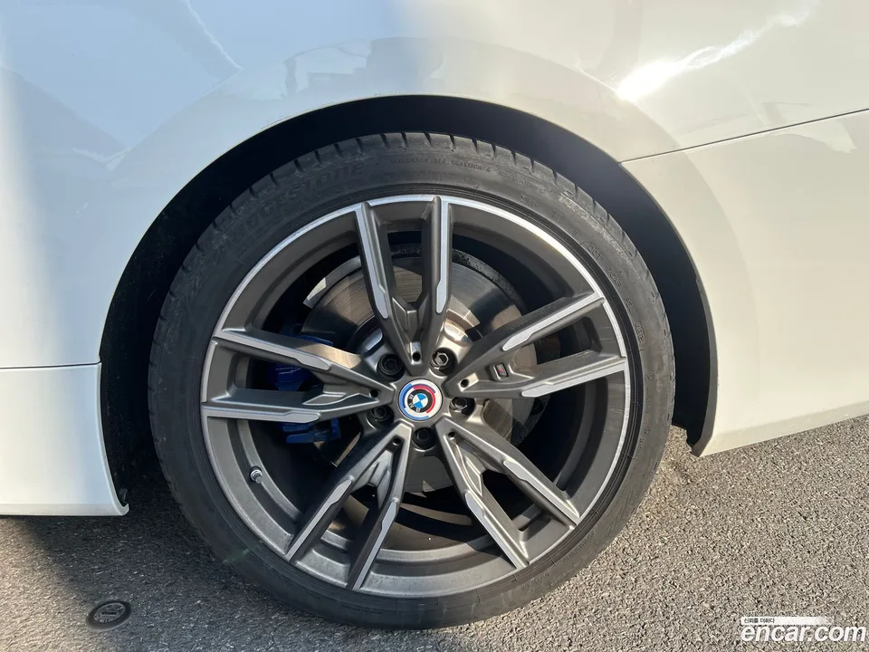 BMW 4 Series M440i xDrive 2023 — thumbnail 2