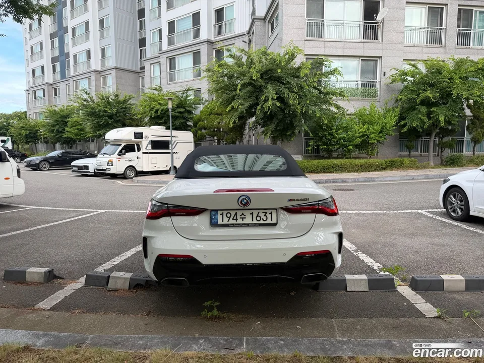 BMW 4 Series M440i xDrive 2023 — thumbnail 4