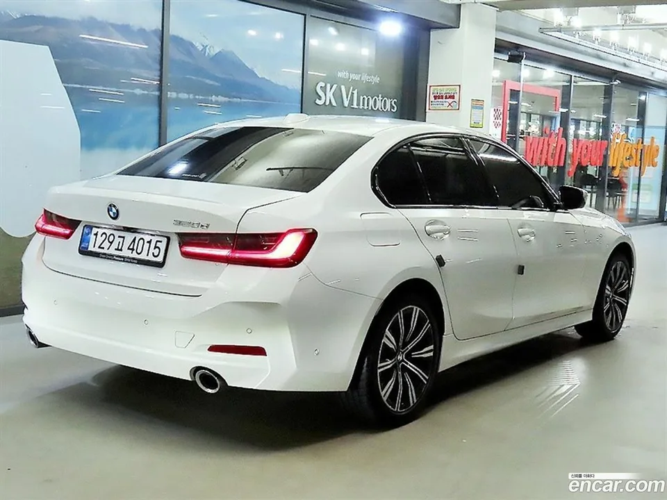 BMW 3 Series 320d 2025 — thumbnail 4