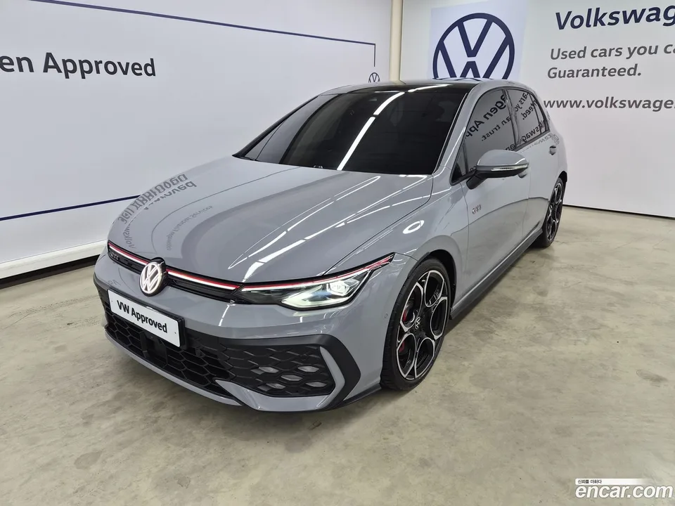 Volkswagen Golf 2.0 GTI 2025 — photo 1, buy with delivery to Moscow