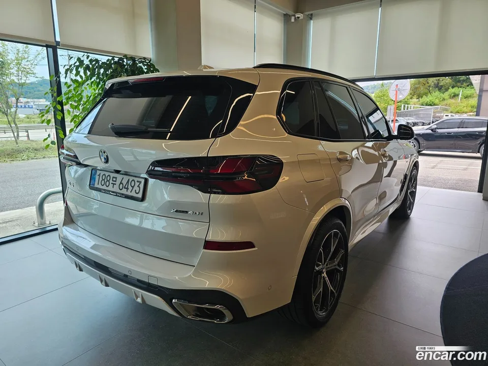 BMW X5 xDrive 40i M 2025 — thumbnail 4