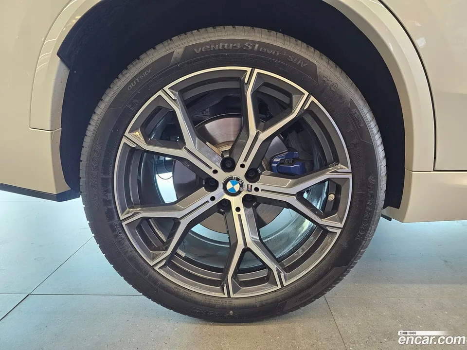 BMW X5 xDrive 40i M 2025 — thumbnail 5