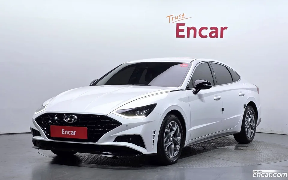Hyundai Sonata 2.0 2022 — photo 1, buy with delivery to Moscow