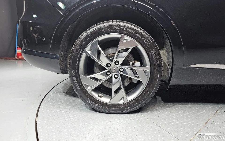 Genesis Electrified GV70 e-AWD 2022 — миниатюра 2