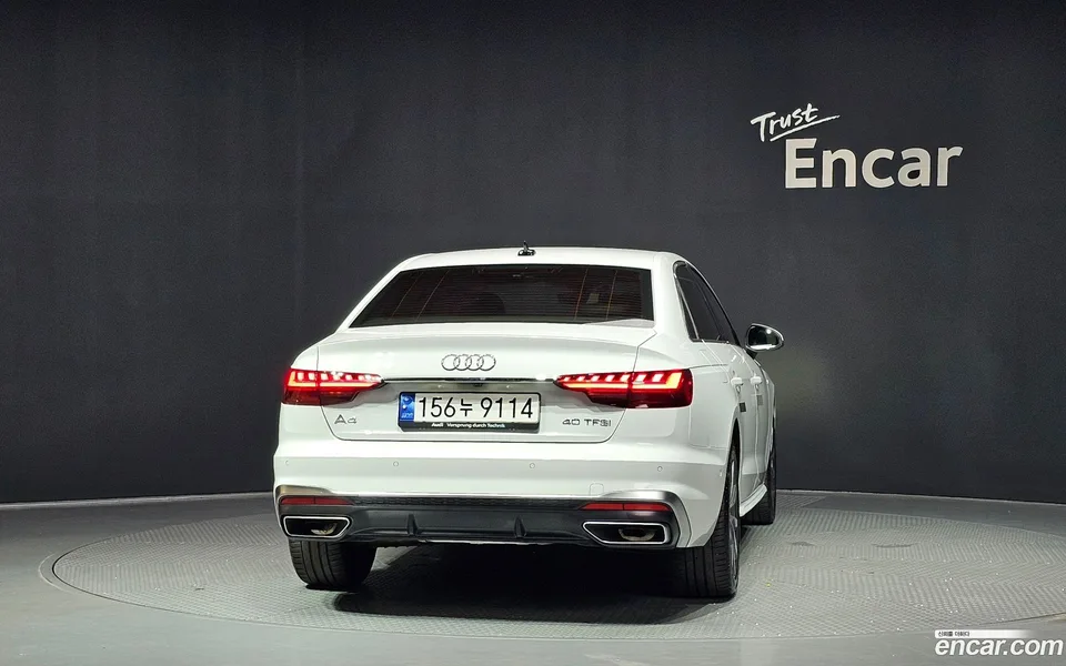 Audi A4 40 TFSI 2023 — thumbnail 4