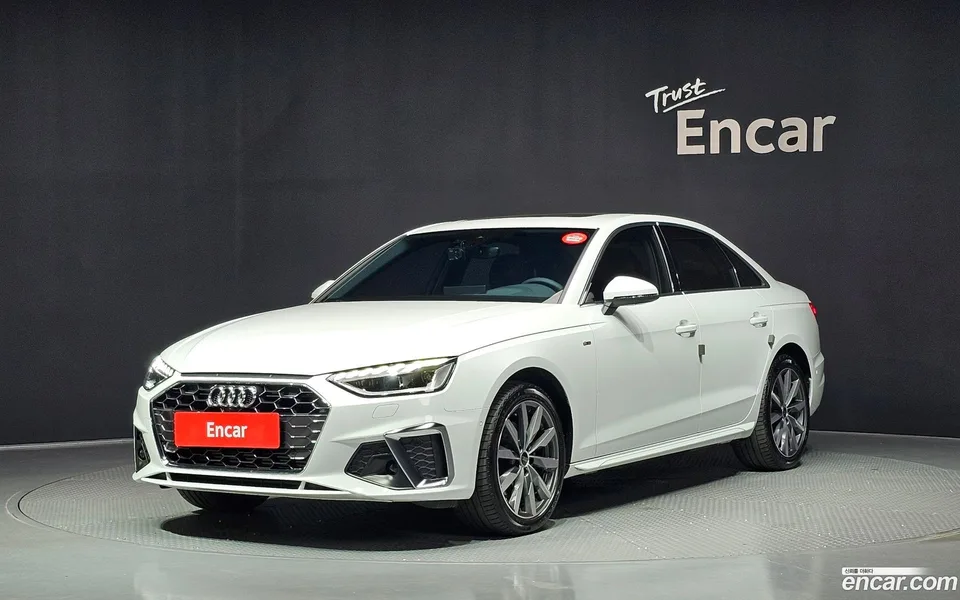 Audi A4 40 TFSI 2023 — photo 1, buy with delivery to Moscow