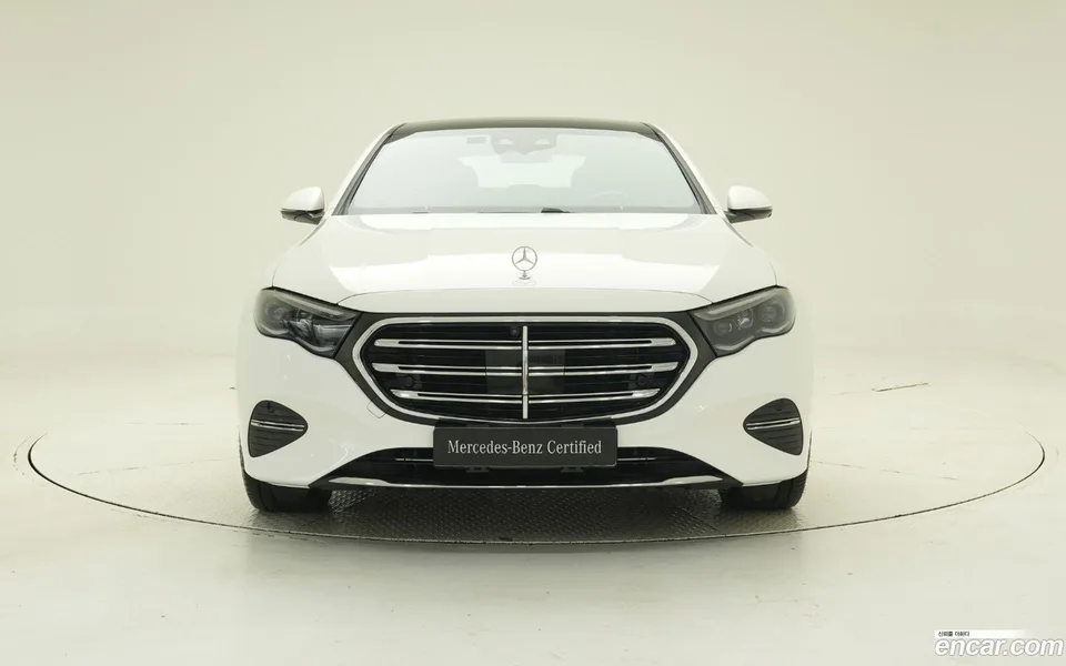Mercedes-Benz E-Class E450 4MATIC 2025 — thumbnail 3