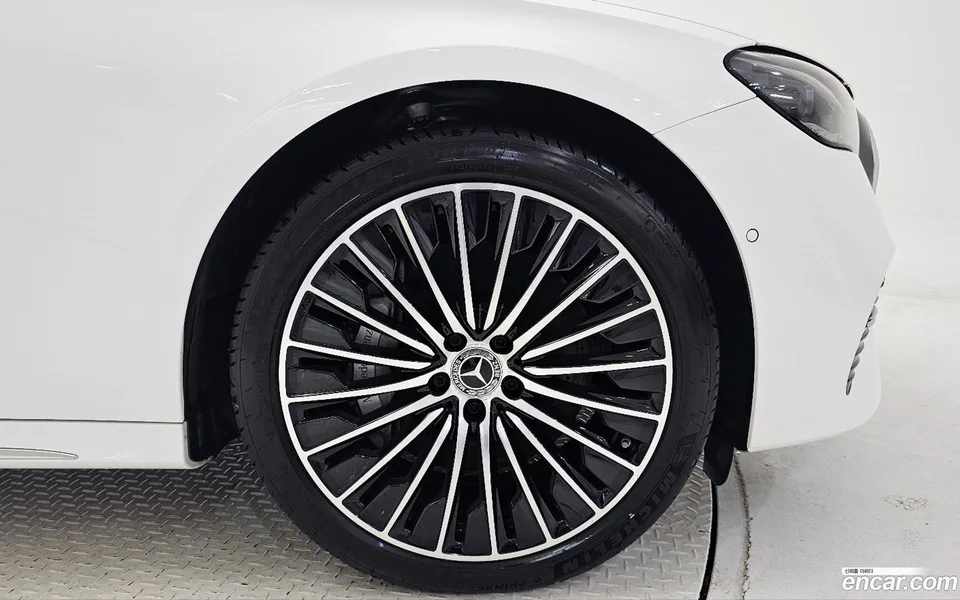 Mercedes-Benz E-Class E450 4MATIC 2025 — thumbnail 5