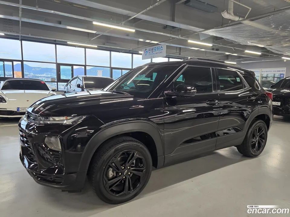 Chevrolet Trailblazer 1.3 4WD 2023 — photo 1, buy with delivery to Moscow