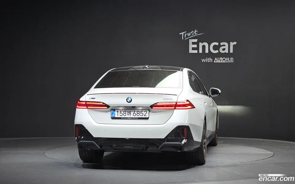 BMW 5 Series 530i xDrive M 2025 — thumbnail 4