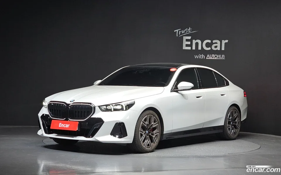 BMW 5 Series 530i xDrive M 2025 — photo 1, buy with delivery to Moscow