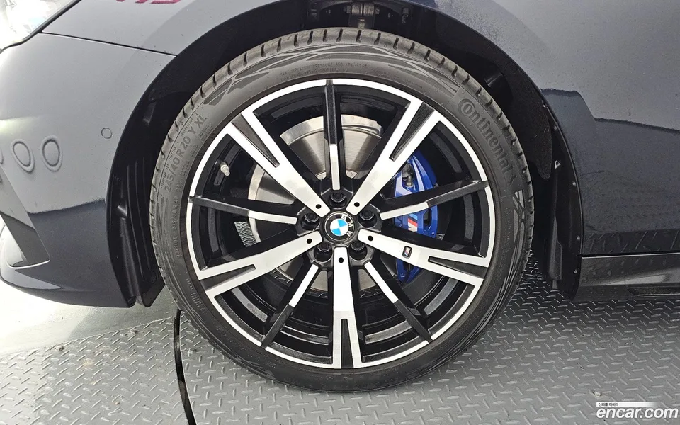 BMW 5 Series 530i xDrive M 2025 — thumbnail 2