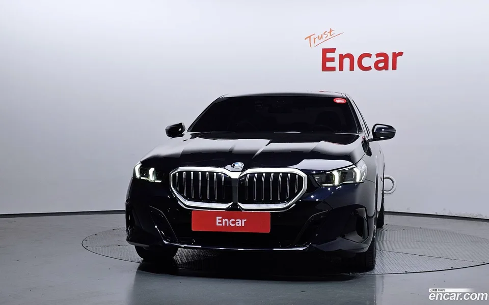 BMW 5 Series 530i xDrive M 2025 — thumbnail 3