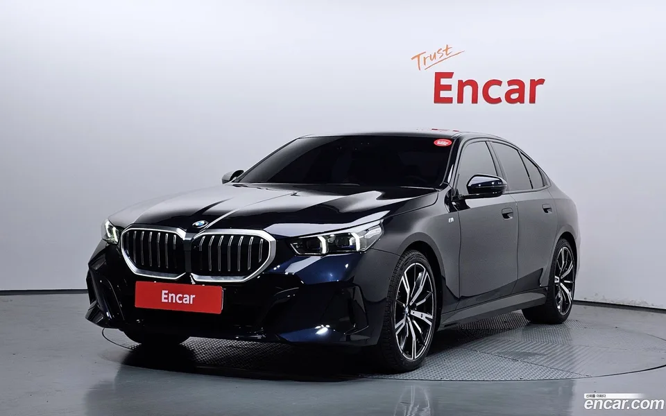 BMW 5 Series 530i xDrive M 2025 — photo 1, buy with delivery to Moscow