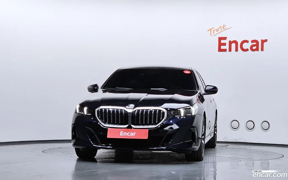 BMW 5 Series 530i xDrive M 2025 — thumbnail 3