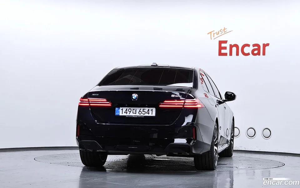 BMW 5 Series 530i xDrive M 2025 — thumbnail 4