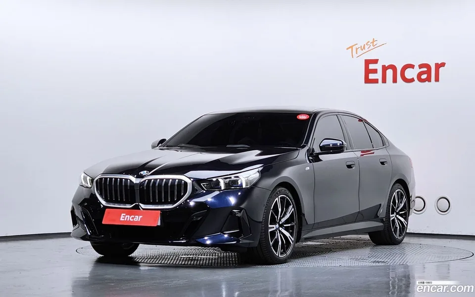 BMW 5 Series 530i xDrive M 2025 — photo 1, buy with delivery to Moscow