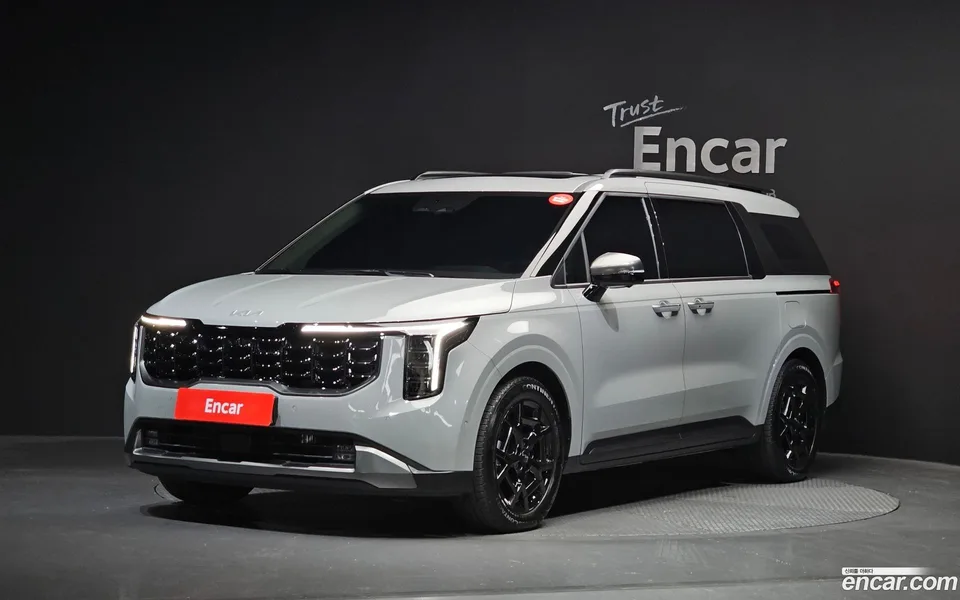 Kia Carnival 9 2025 — photo 1, buy with delivery to Moscow