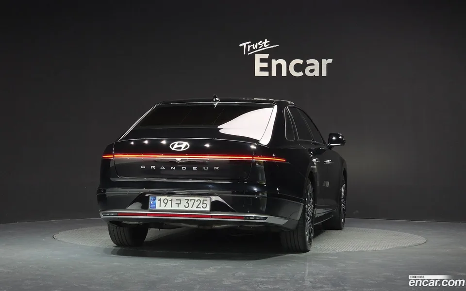 Hyundai Grandeur Hybrid 2023 — thumbnail 4