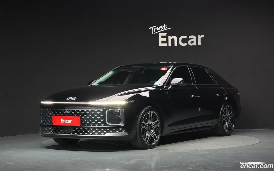 Hyundai Grandeur Hybrid 2023 — photo 1, buy with delivery to Moscow