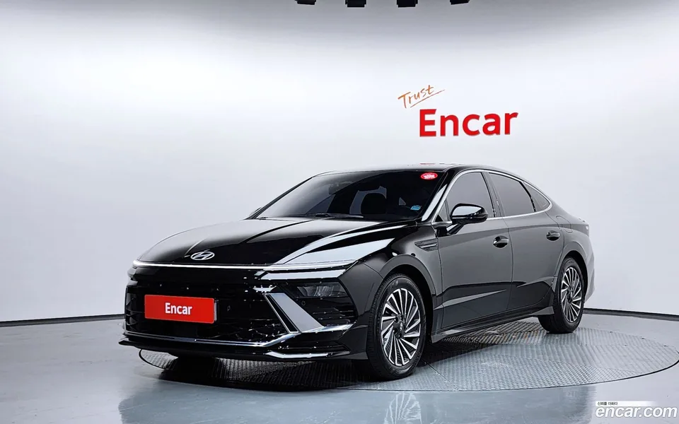 Hyundai Sonata The Edge Hybrid 2023 — photo 1, buy with delivery to Moscow