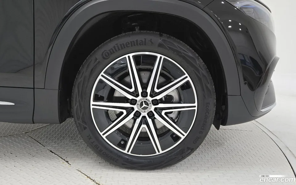 Mercedes-Benz EQB EQB300 4MATIC AMG 2025 — миниатюра 5