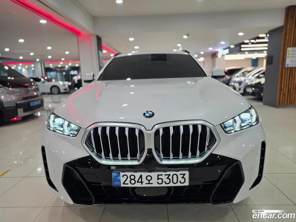 BMW X6 xDrive40i M 2025 — photo 1, buy with delivery to Moscow