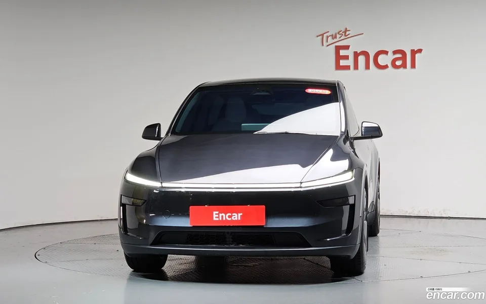 Tesla Model Y RWD 2025 — thumbnail 3