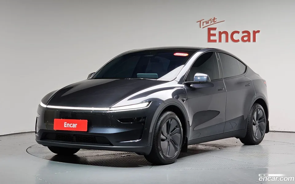 Tesla Model Y RWD 2025 — photo 1, buy with delivery to Moscow