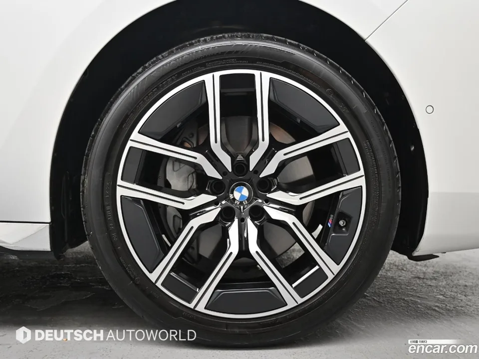 BMW 7 Series 740i xDrive M 2025 — thumbnail 5