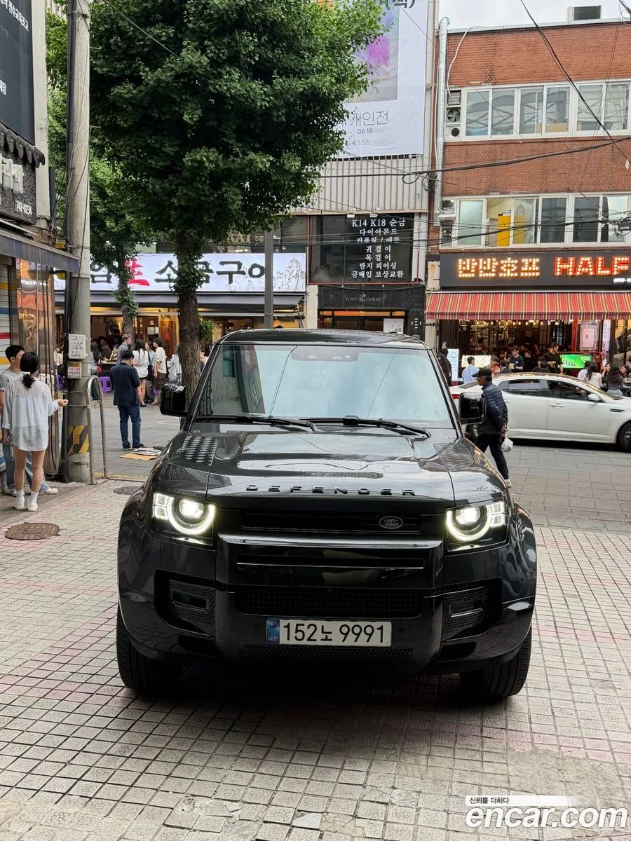 Land Rover Defender 110 P300 X- SE 2024 — photo 1, buy with delivery to Moscow