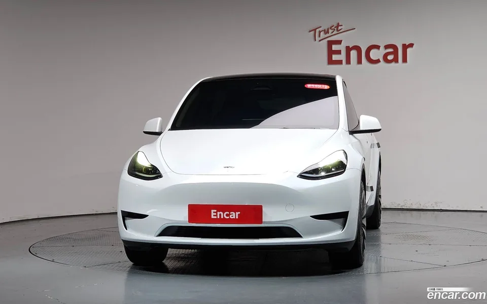 Tesla Model Y RWD 2024 — thumbnail 3