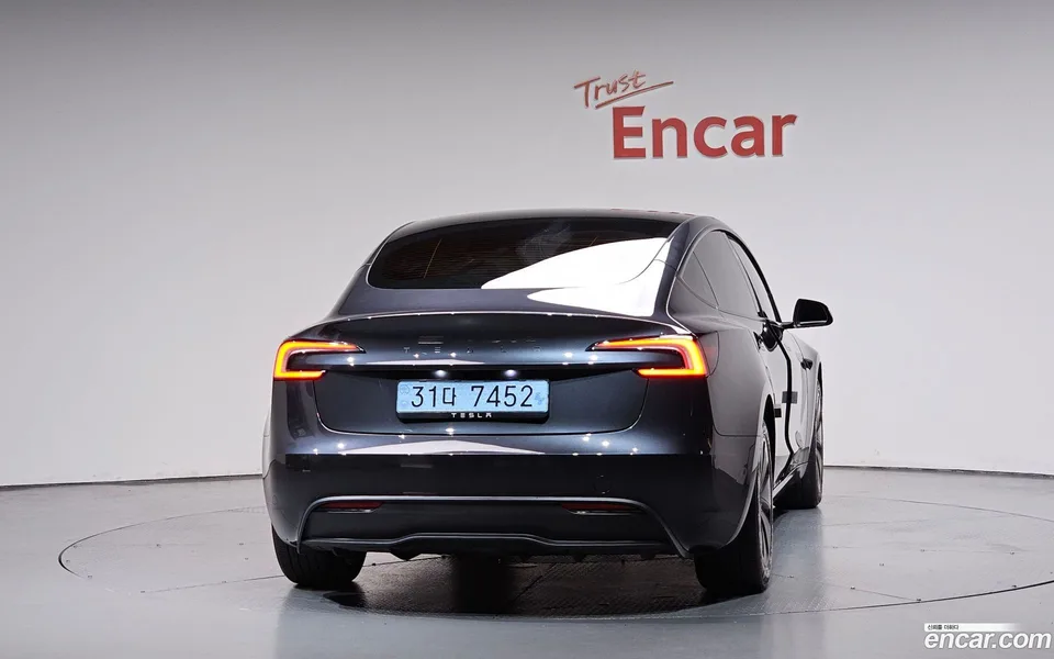 Tesla Model 3 RWD 2025 — thumbnail 4