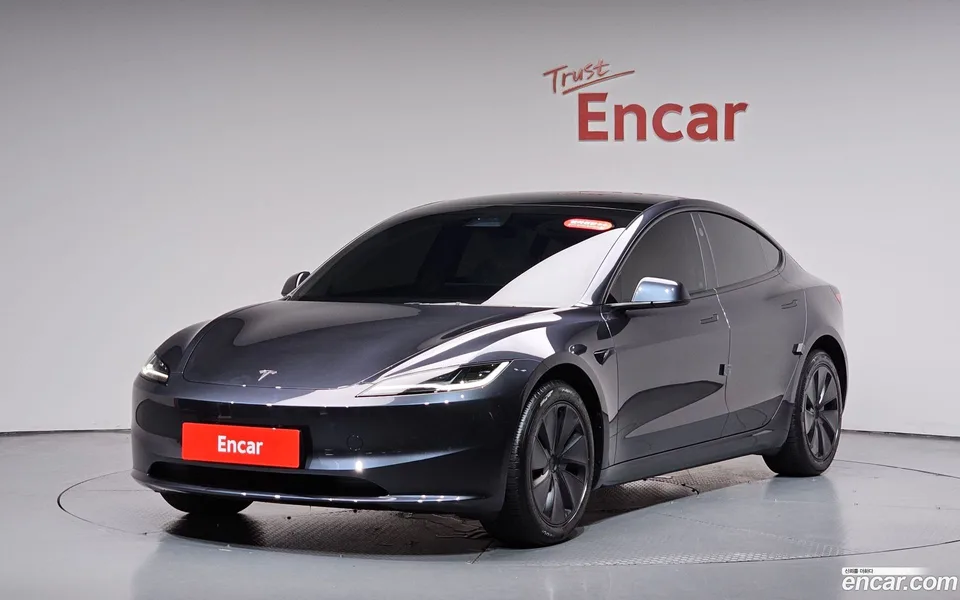 Tesla Model 3 RWD 2025 — photo 1, buy with delivery to Moscow