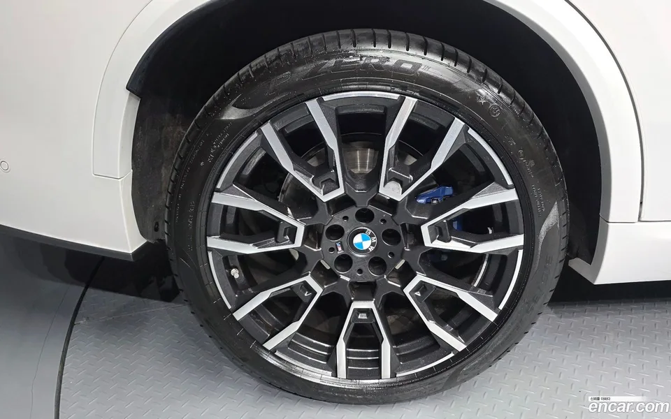 BMW X5 xDrive 40i M 2025 — thumbnail 5