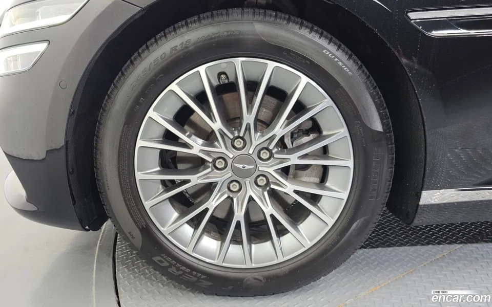 Genesis G80 2.5 AWD 2022 — thumbnail 2