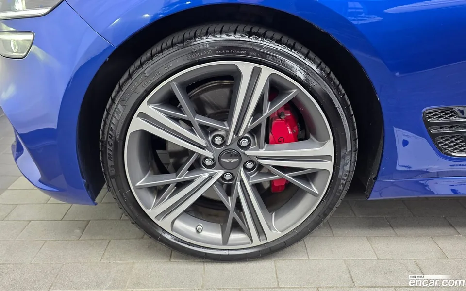 Genesis G70 2.5T 2WD 2023 — thumbnail 2