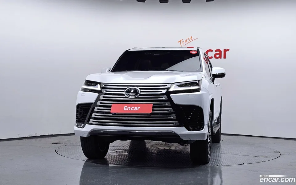 Lexus LX 700h 2025 — thumbnail 3