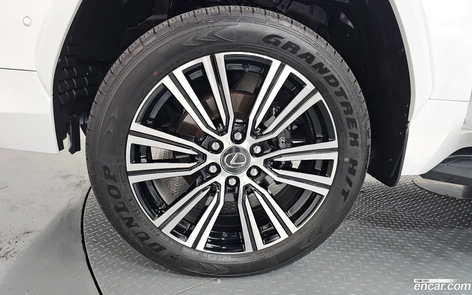 Lexus LX 700h 2025 — thumbnail 5