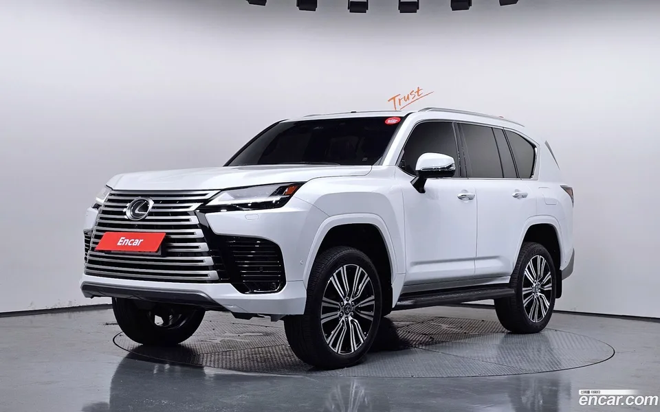 Lexus LX 700h 2025 — photo 1, buy with delivery to Moscow