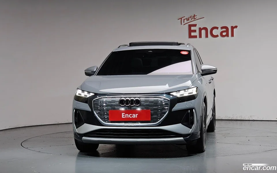 Audi Q4 e-tron 40 2023 — thumbnail 3