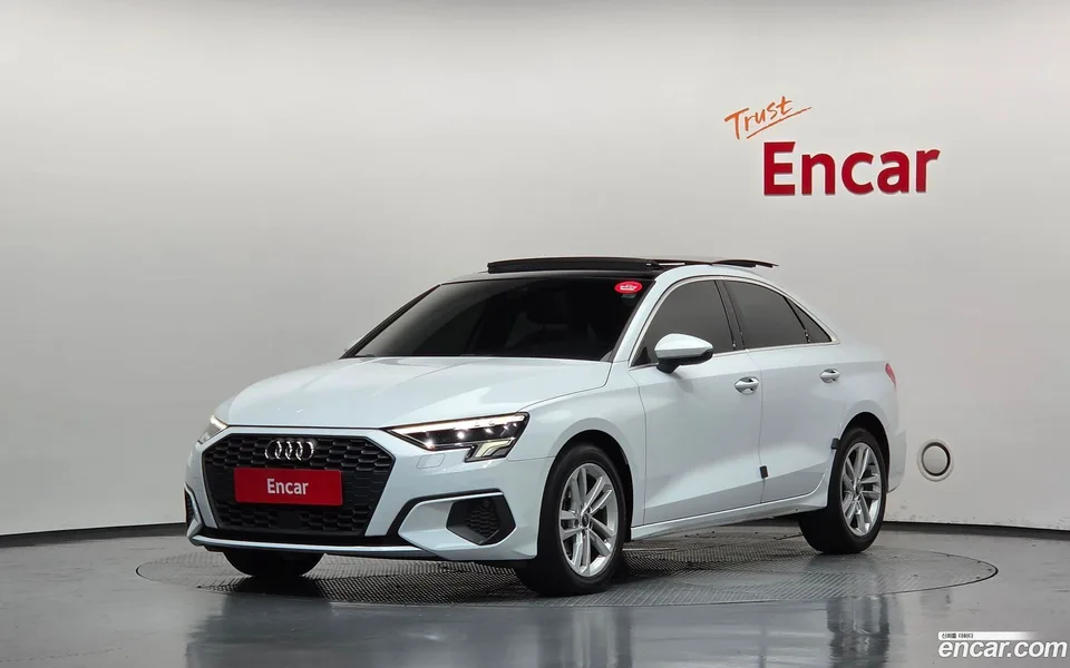 Audi A3 (8Y) 40 TFSI 2023 — photo 1, buy with delivery to Moscow