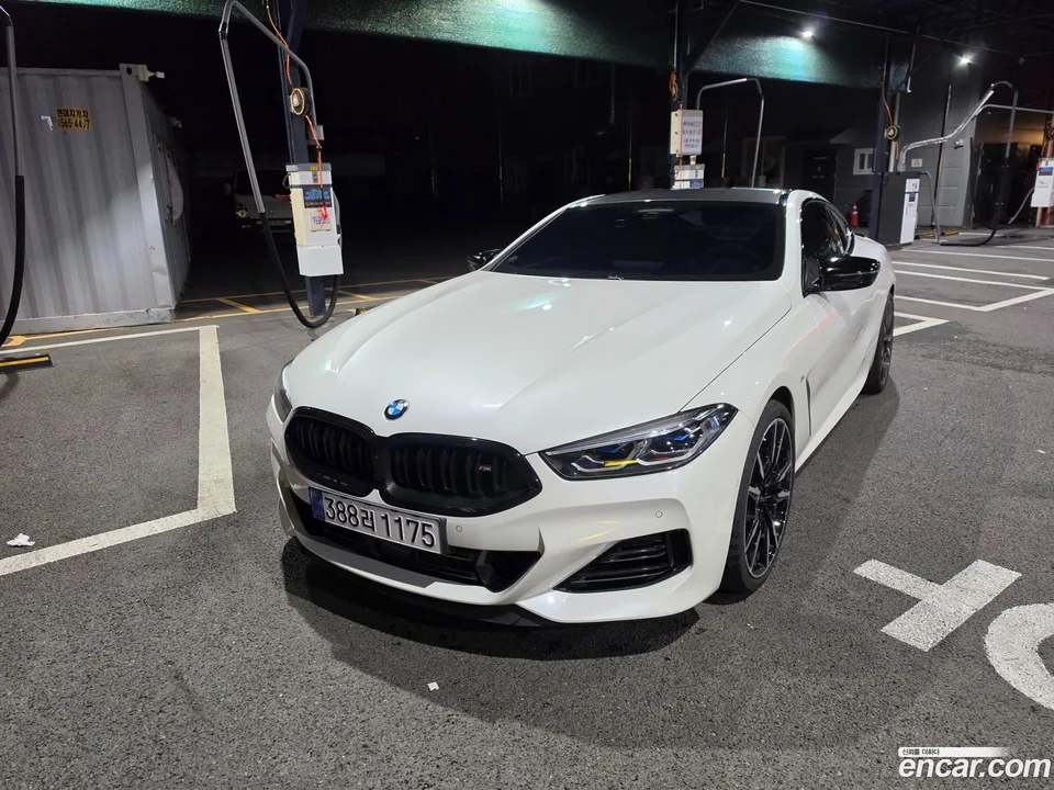 BMW 8 Series M850i xDrive 2024 — thumbnail 4