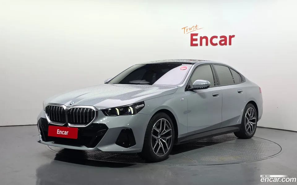 BMW 5 Series 520i M 2024 — photo 1, buy with delivery to Moscow
